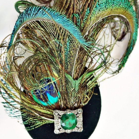 New Green Velvet Peacock Feather Emerald Fascinator - Picture 4 of 7